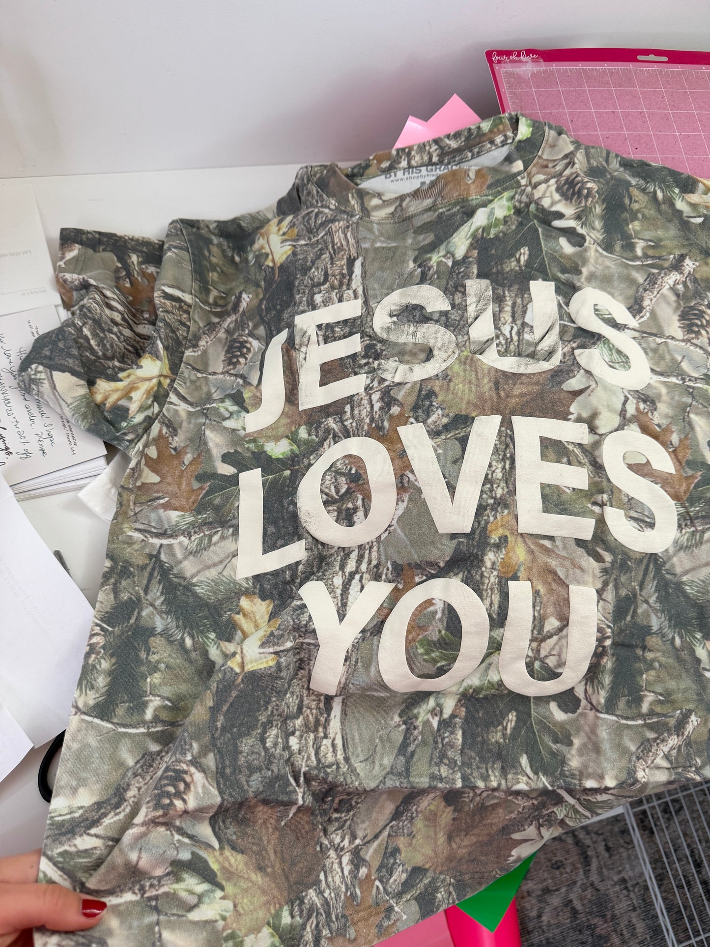 OOPS! Camo JLY Tee - M