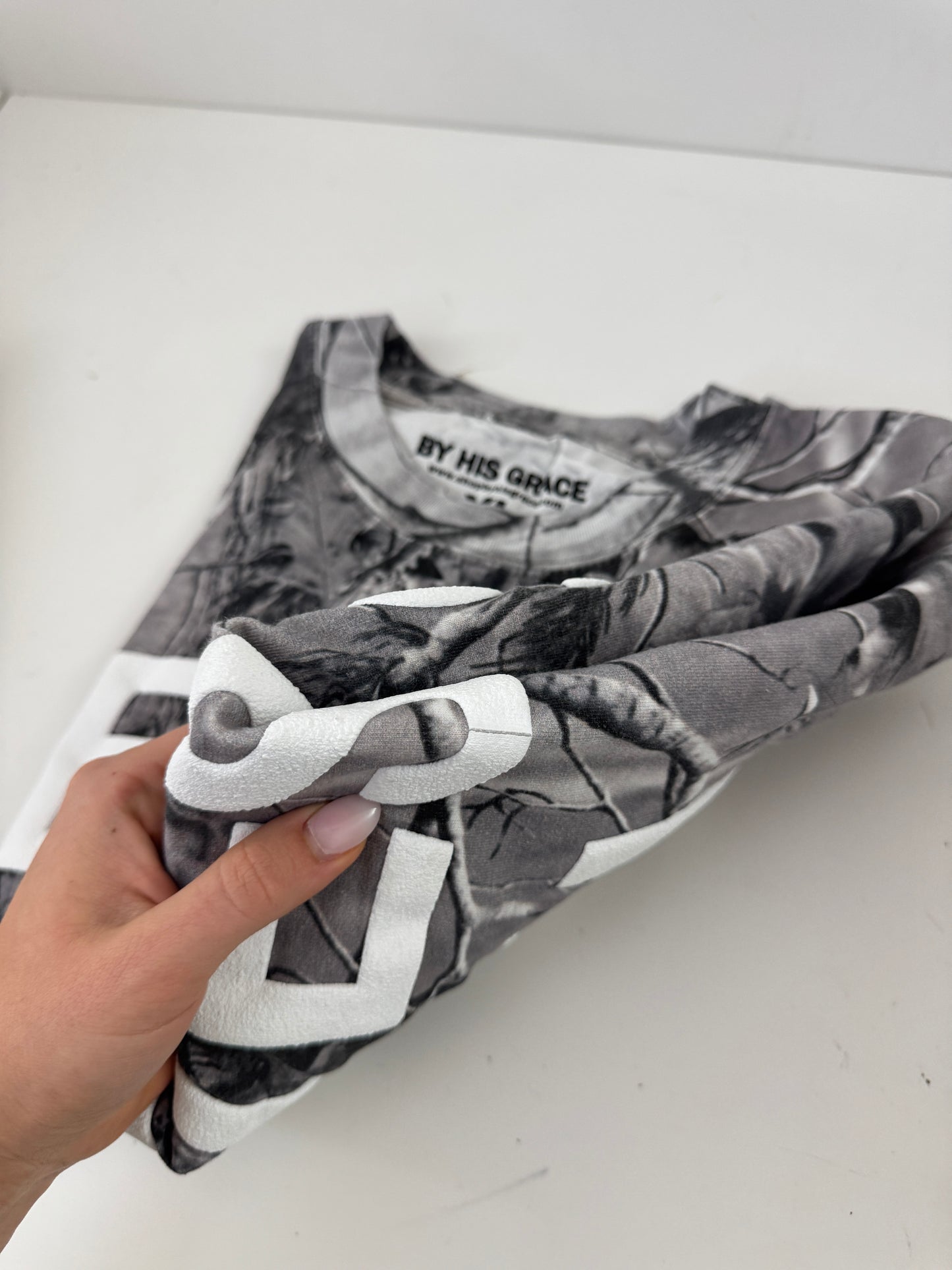 OOPS! Snow Camo JLY Tee - XL